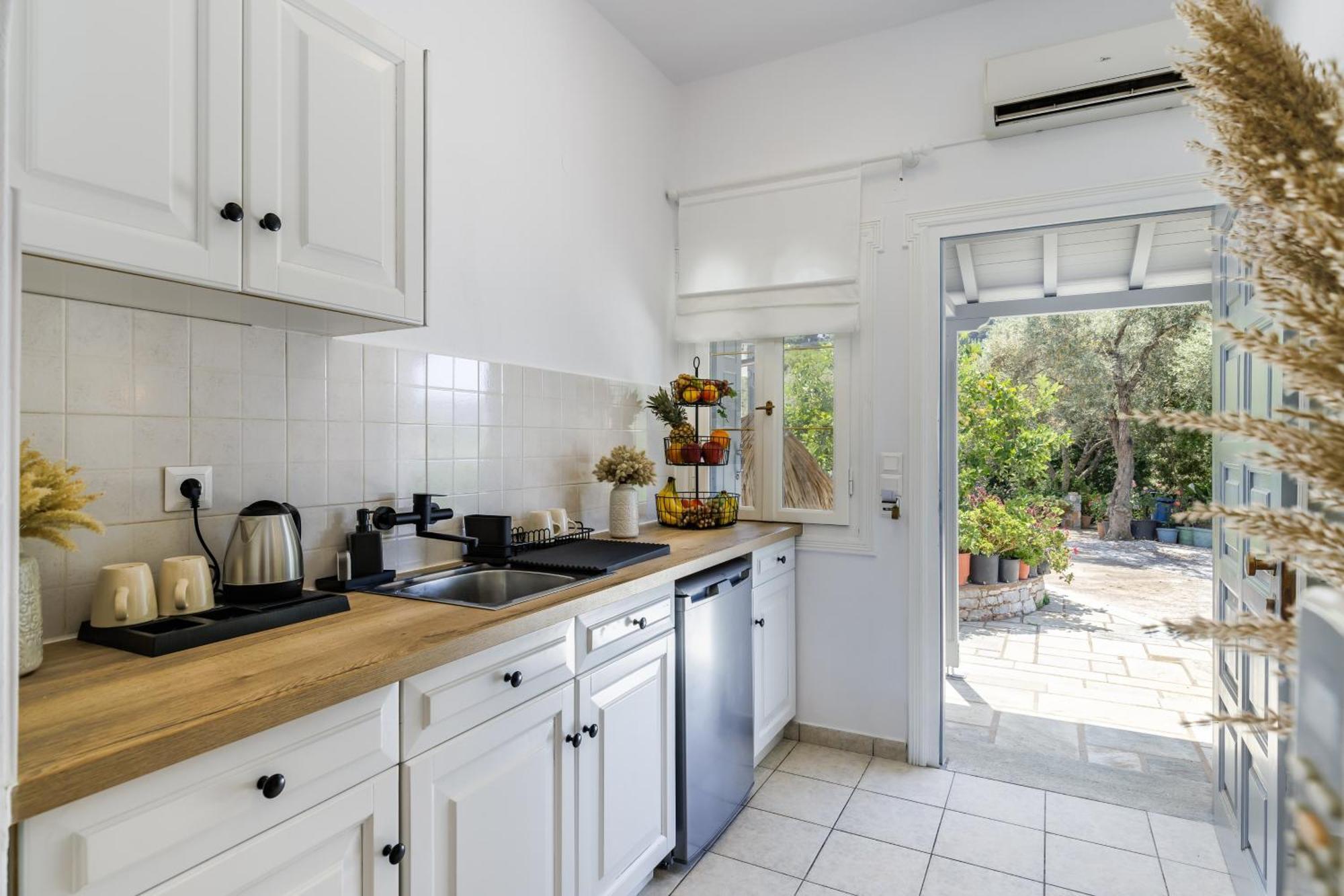 סקופלוס טאון Ourania Studios & Apartments מראה חיצוני תמונה